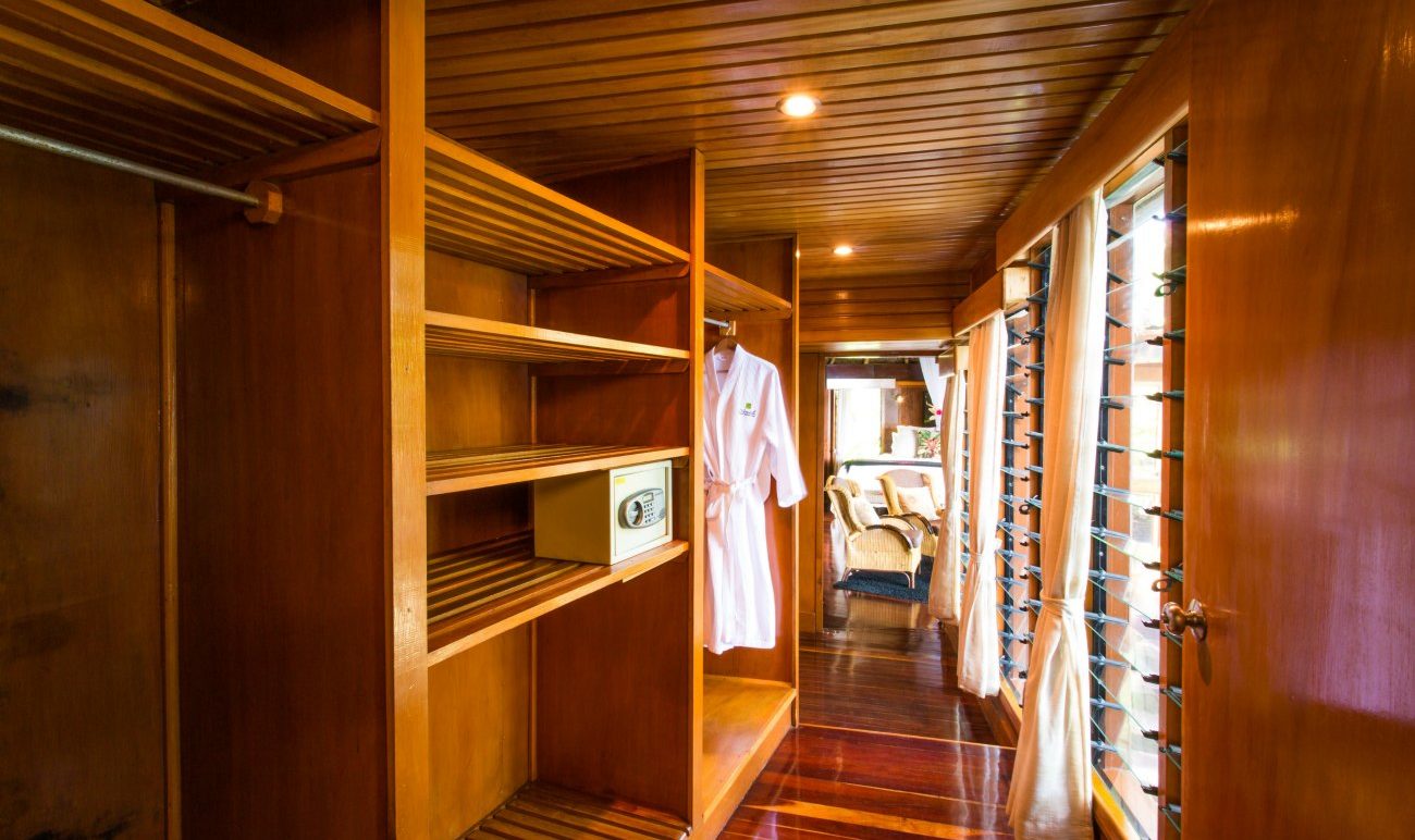 fiji resort closet