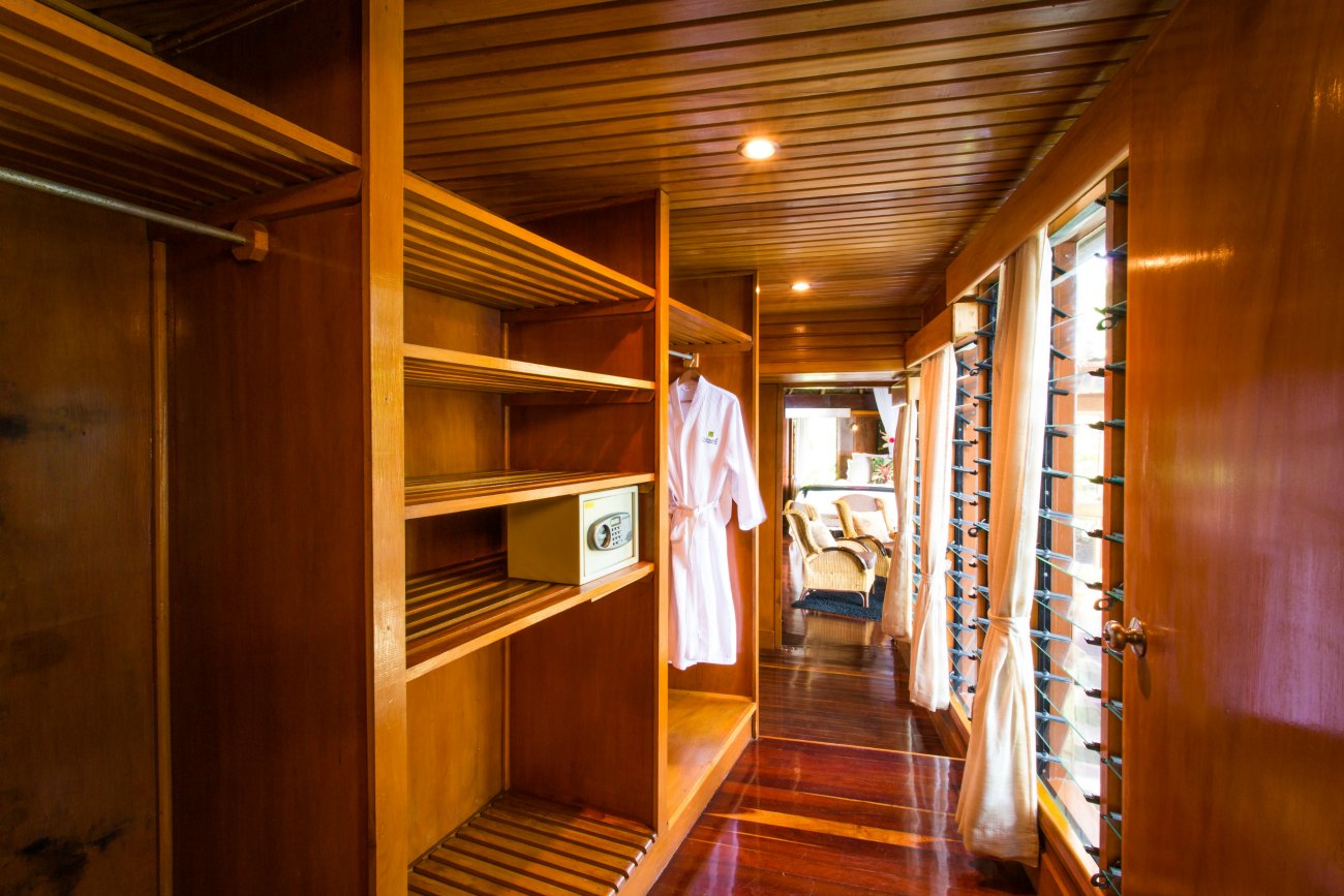 fiji resort closet